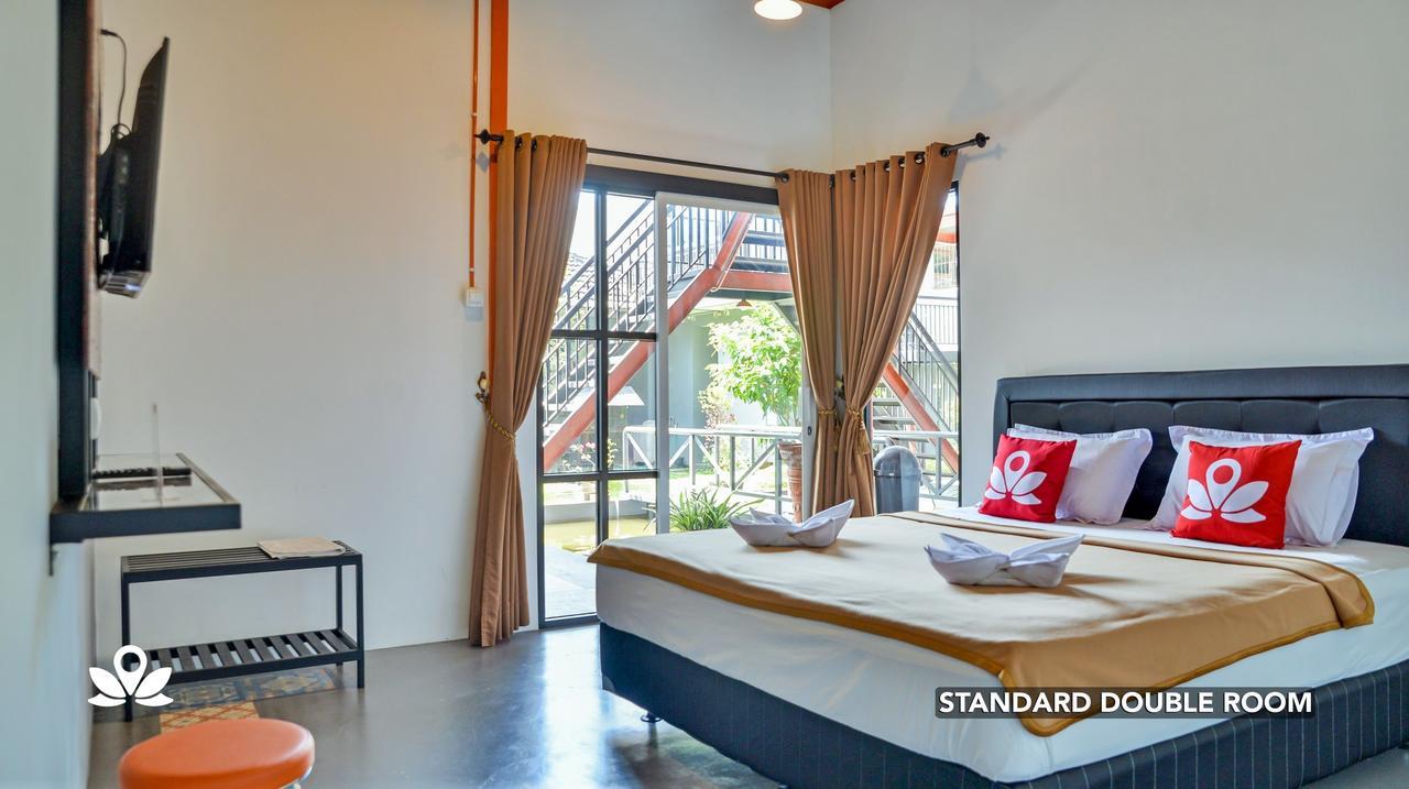 Ndalem Sorogenen Guesthouse Yogyakarta Kültér fotó