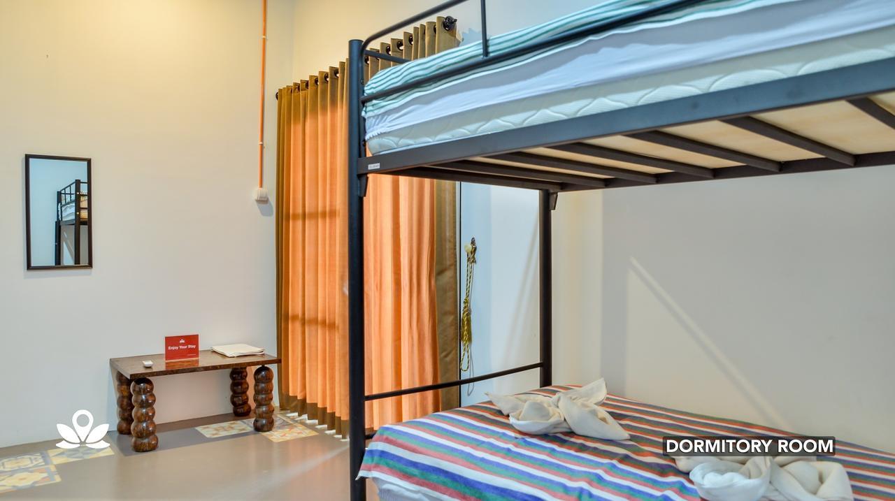 Ndalem Sorogenen Guesthouse Yogyakarta Kültér fotó